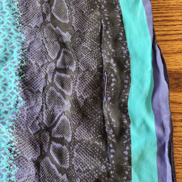 Guess Top Women's Large Blue Green Animal Cheetah Alligator Print Flowy Light - Picture 6 of 9